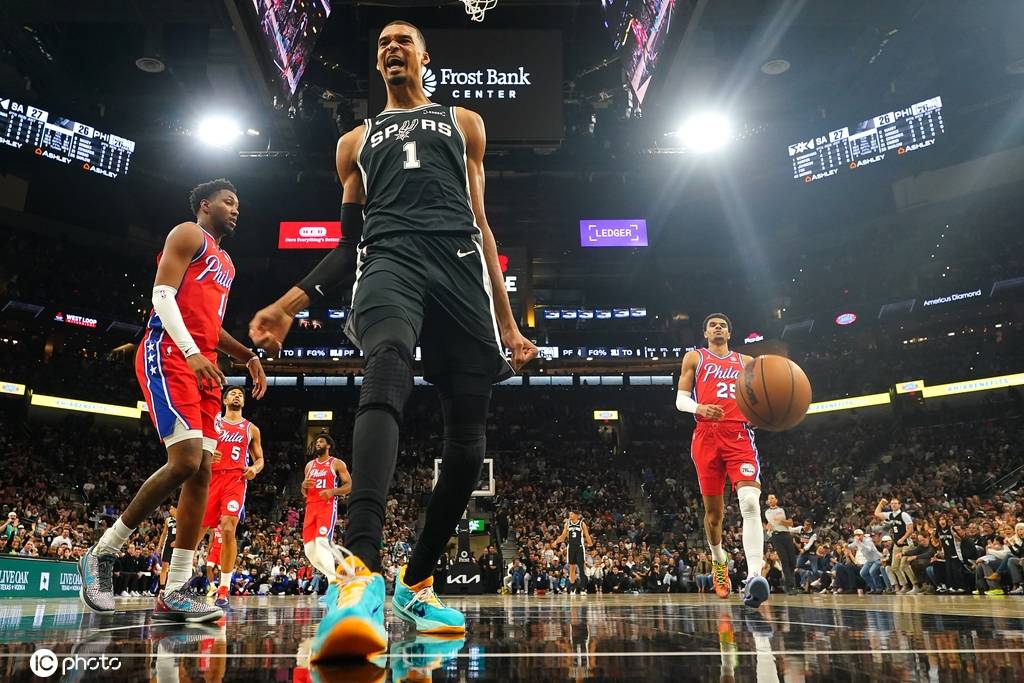 伤势并不严重！曝文班亚马X光检查结果为阴性